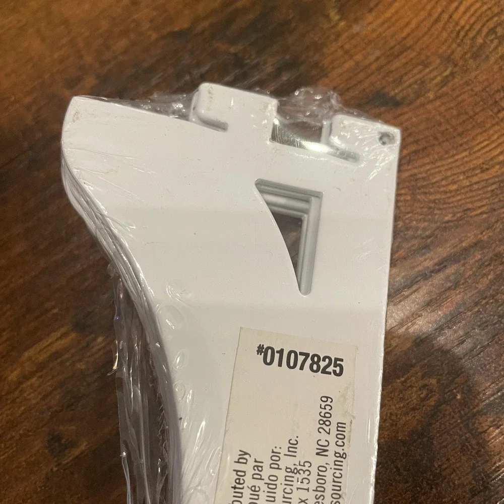 ✅(4) White Shelf Brackets 12.6